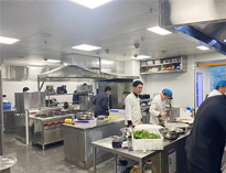 酒店廚房設備廠家告訴你商用廚具的日常維護保養(yǎng)