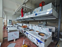 40℃高溫下，一群堅(jiān)守崗位的廚具人!